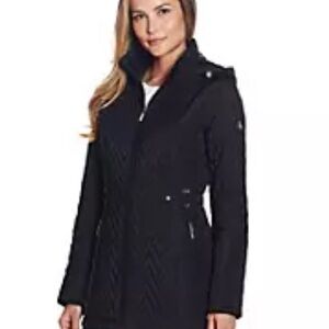 Gallery Side Tab Quilt Jacket in Black (402)